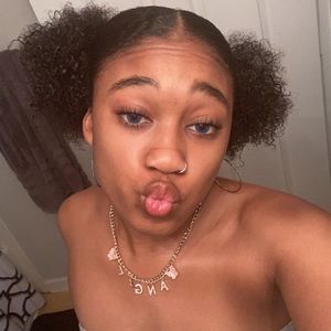 Meet your Posher, Fatima